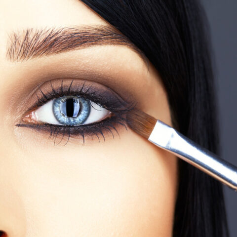 Make-up zvädnutých očných viečok – ako si správne spraviť make-up?