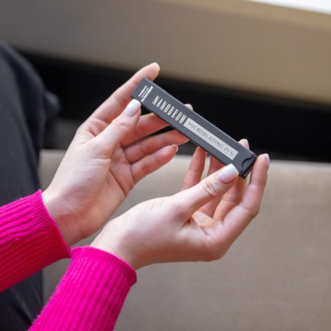 Líčenie obočia fixom – alternatíva k microbladingu! Nanobrow Microblading Pen [recenzia]